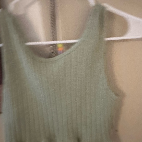 Green crop top - Picture 2 of 4